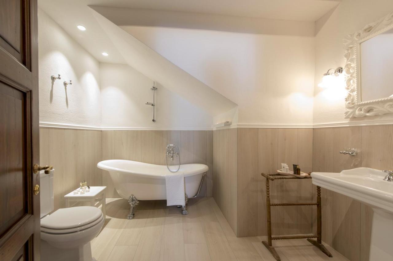 Torre Di Badia Bed & Breakfast Badia A Passigano ภายนอก รูปภาพ